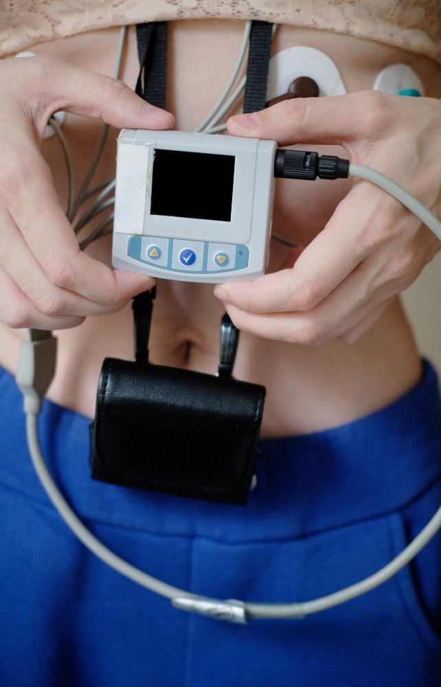 Holter na prática médica: o exame que te acompanha da residência ao consultório